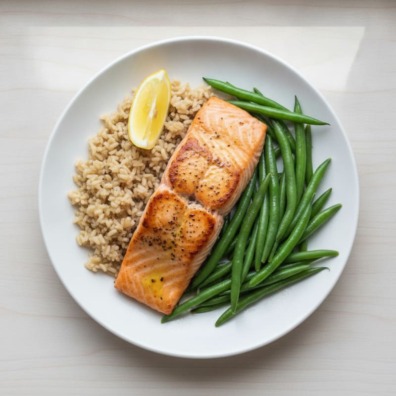 Seared Salmon with Steamed Green Beans and Brown Rice