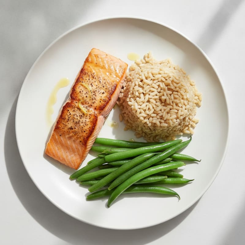 Seared Salmon with Steamed Green Beans and Brown Rice