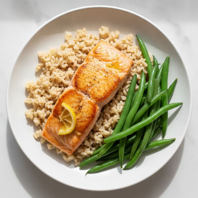Seared Salmon with Steamed Green Beans and Brown Rice