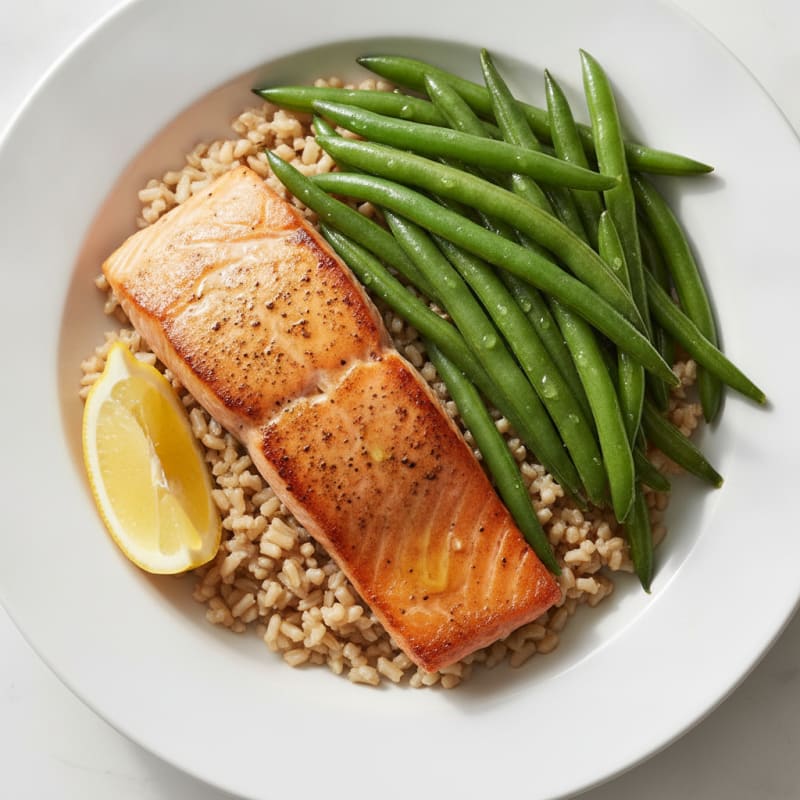 Seared Salmon with Steamed Green Beans and Brown Rice