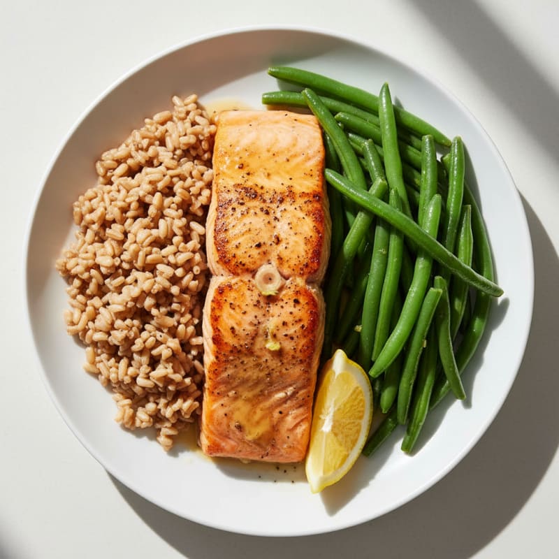 Seared Salmon with Steamed Green Beans and Brown Rice