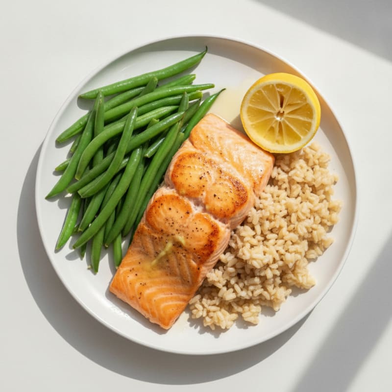 Seared Salmon with Steamed Green Beans and Brown Rice