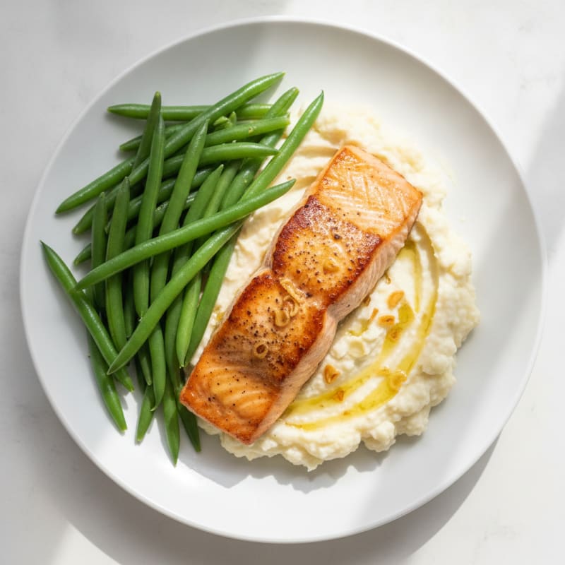 Seared Salmon with Steamed Green Beans and Garlic Mashed Cauliflower