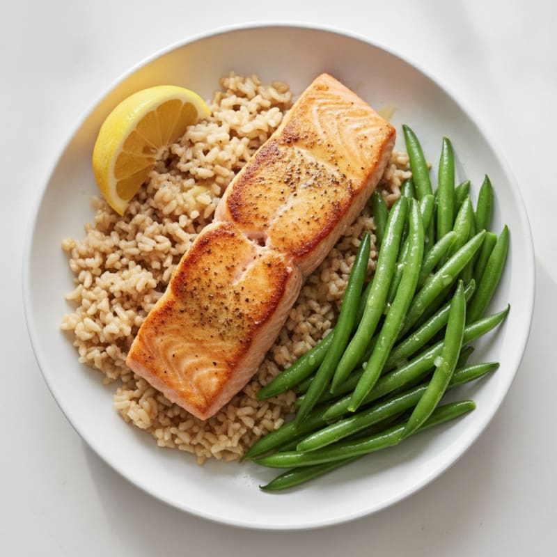 Seared Salmon with Steamed Green Beans and Brown Rice