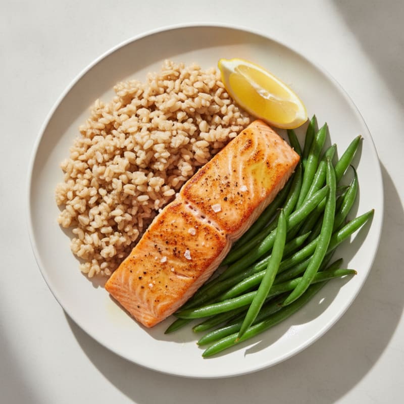 Seared Salmon Fillet with Steamed Green Beans and Brown Rice