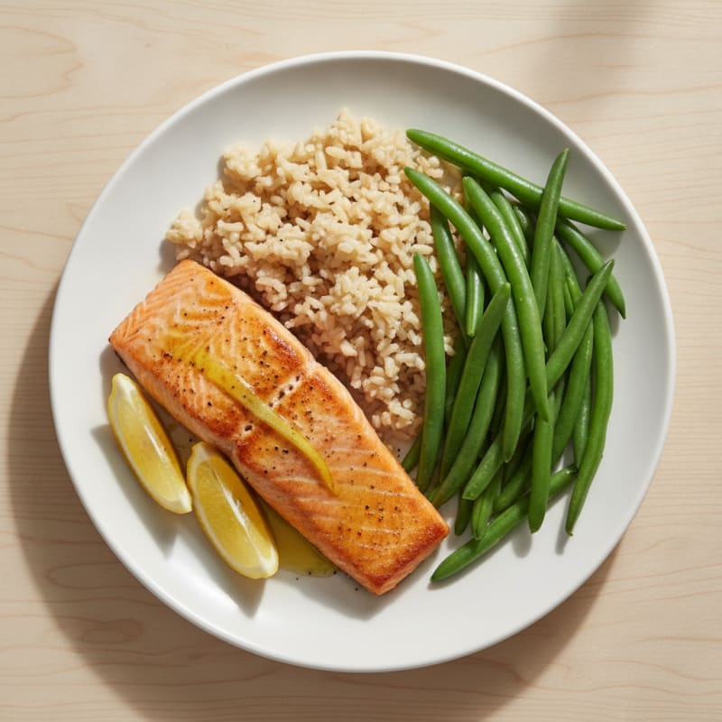 Seared Salmon Filet with Steamed Green Beans and Brown Rice