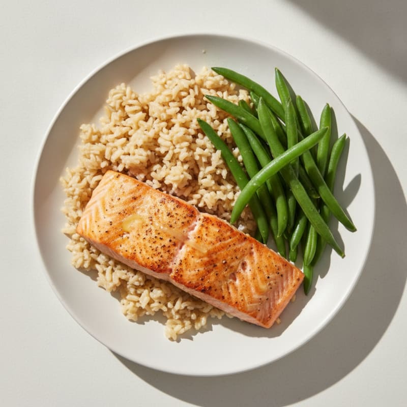 Seared Salmon with Steamed Green Beans and Brown Rice