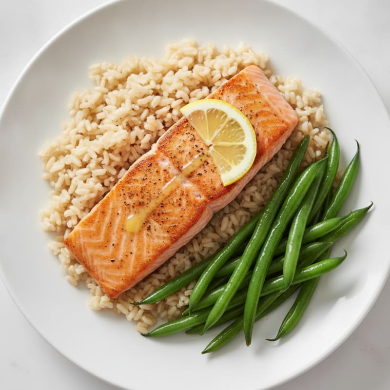 Seared Salmon Fillet with Steamed Green Beans and Brown Rice