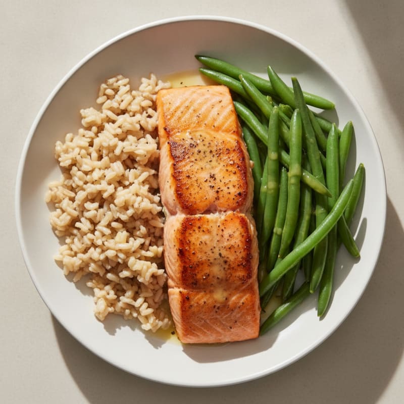 Seared Salmon Fillet with Steamed Green Beans and Brown Rice