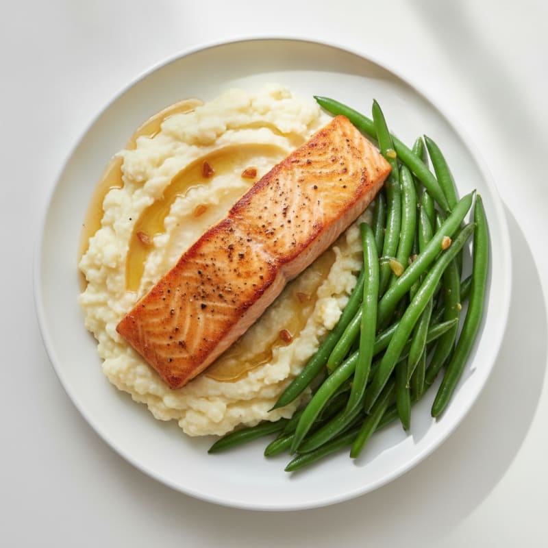 Seared Salmon with Steamed Green Beans and Garlic Mashed Cauliflower