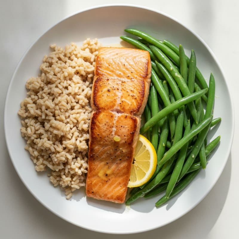 Seared Salmon with Steamed Green Beans and Brown Rice
