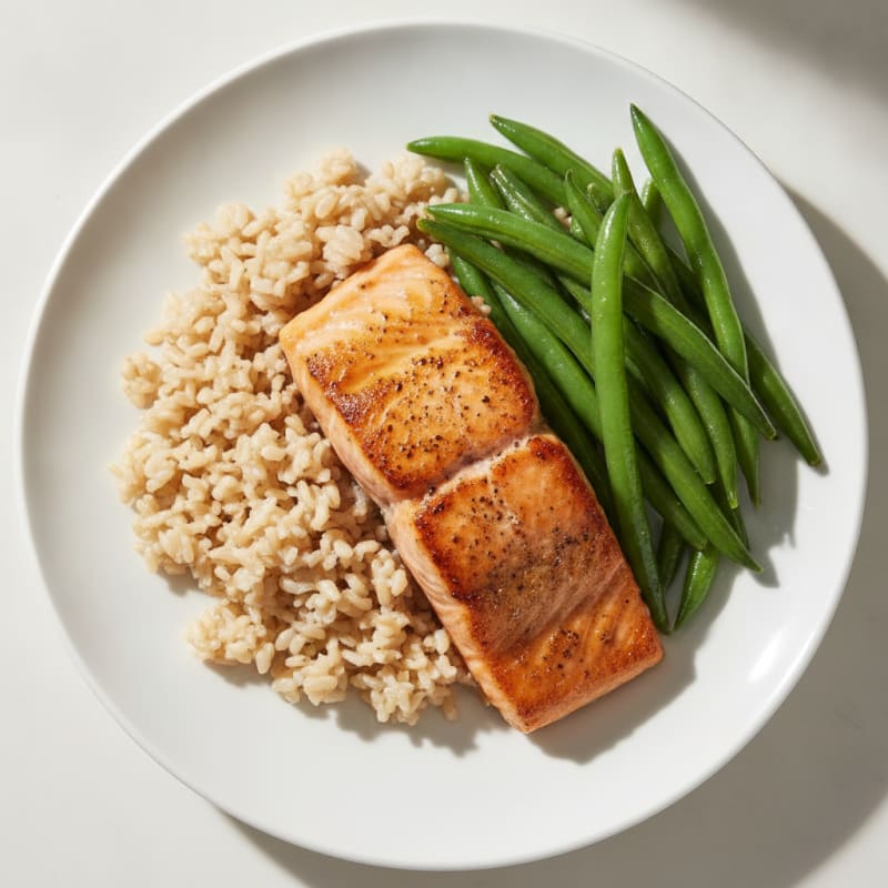 Pan-Seared Salmon with Steamed Green Beans and Brown Rice