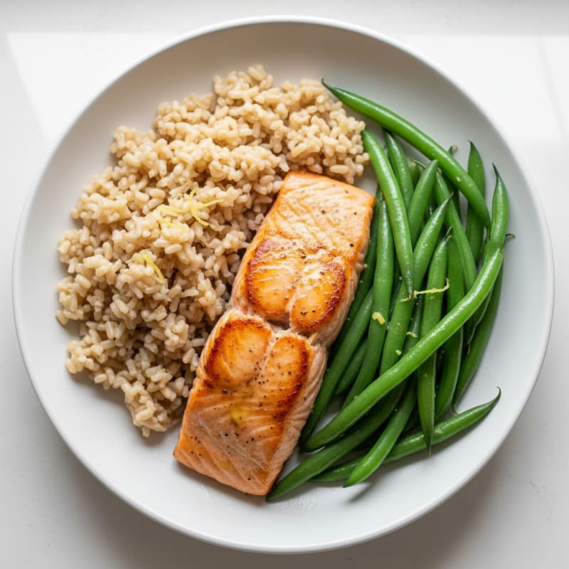 Seared Salmon with Steamed Green Beans and Brown Rice