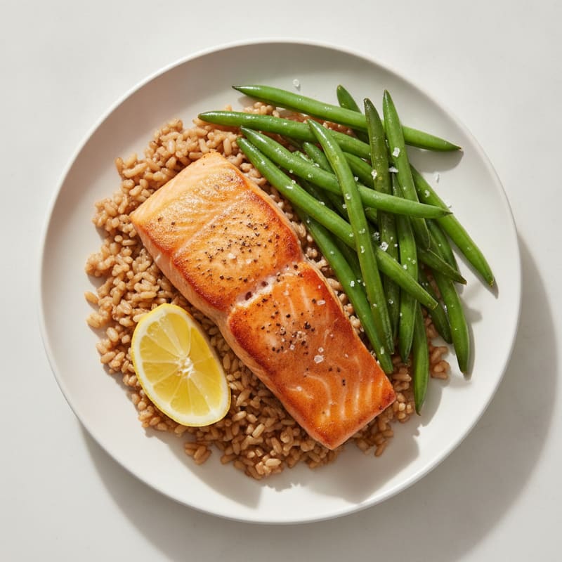 Seared Salmon with Steamed Green Beans and Brown Rice