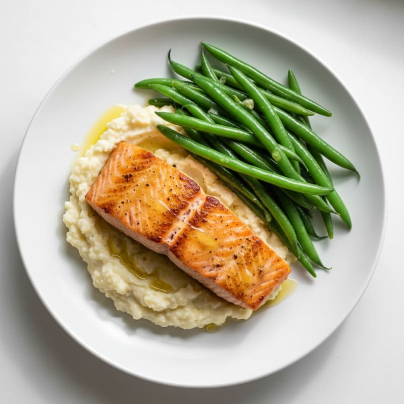 Seared Salmon Fillet with Steamed Green Beans and Garlic Mashed Cauliflower