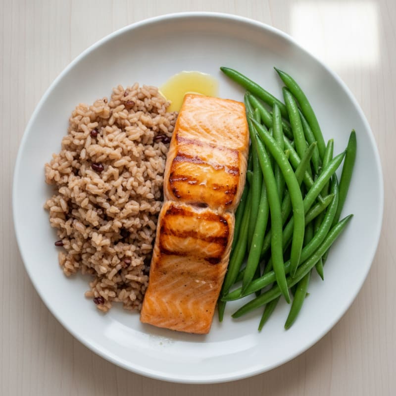 Seared Salmon Fillet with Steamed Green Beans and Brown Rice