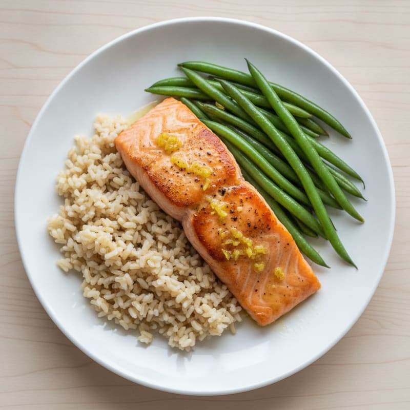 Seared Salmon with Steamed Green Beans and Brown Rice