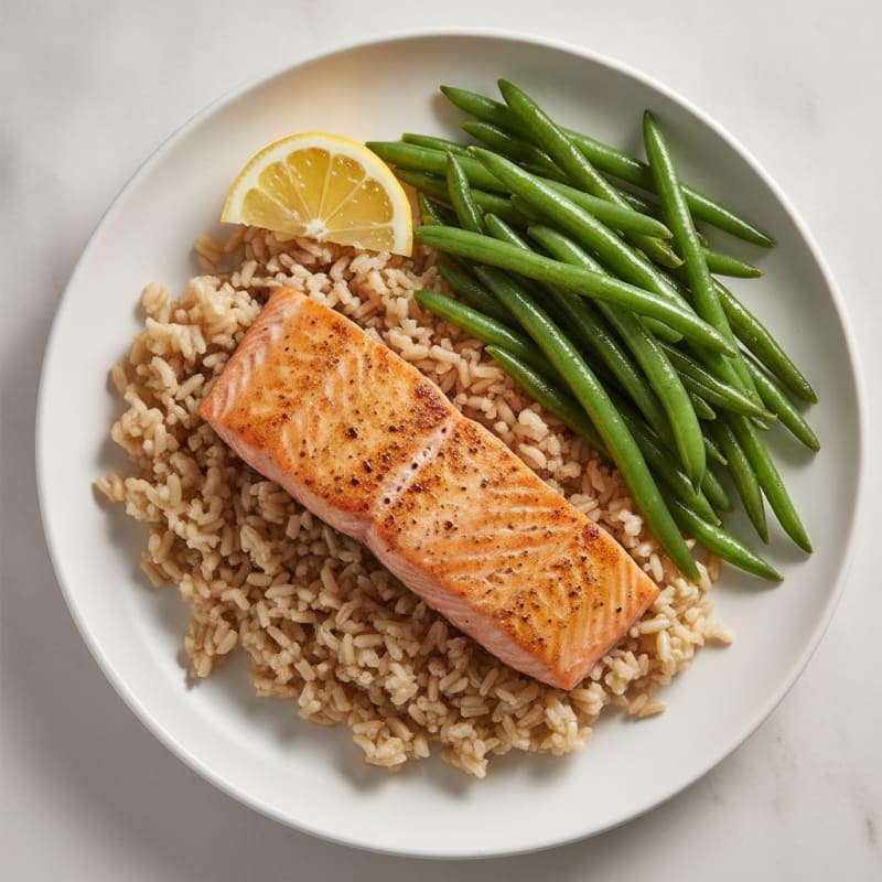 Seared Salmon with Steamed Green Beans and Brown Rice