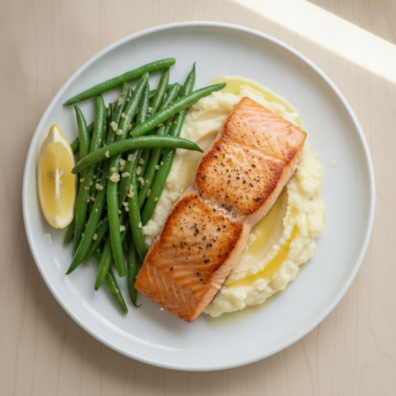 Seared Salmon Fillet with Garlic Green Beans and Mashed Cauliflower