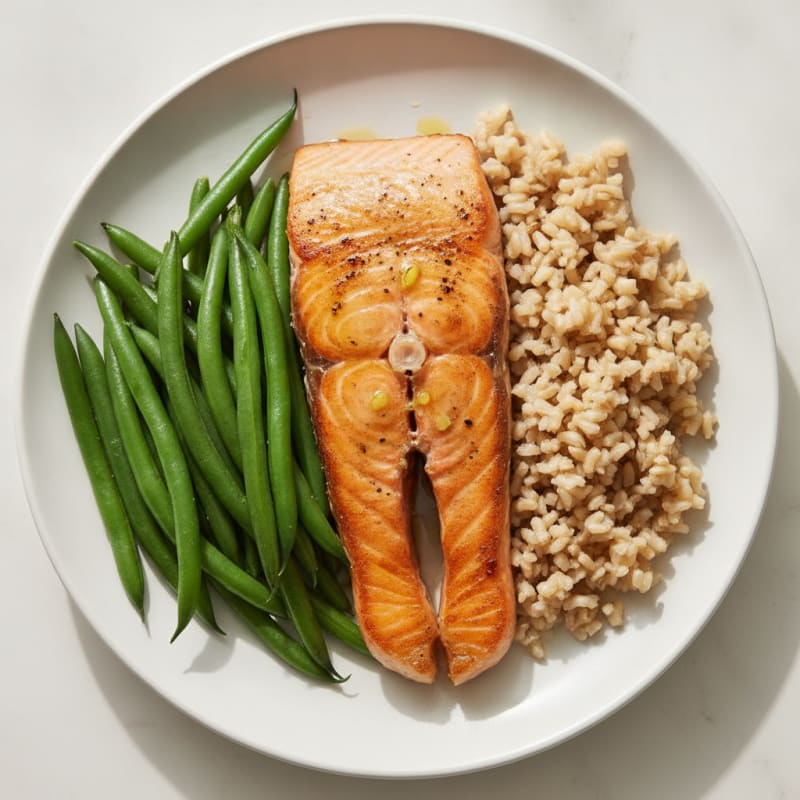 Seared Salmon Fillet with Steamed Green Beans and Brown Rice