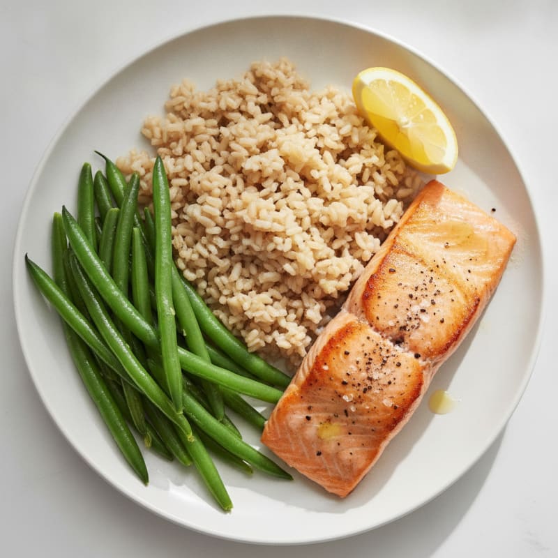 Seared Salmon Fillet with Steamed Green Beans and Brown Rice