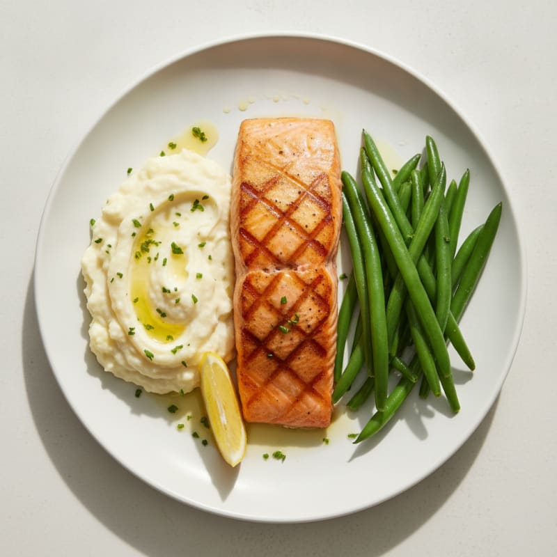 Seared Salmon Fillet with Steamed Green Beans and Garlic Mashed Cauliflower