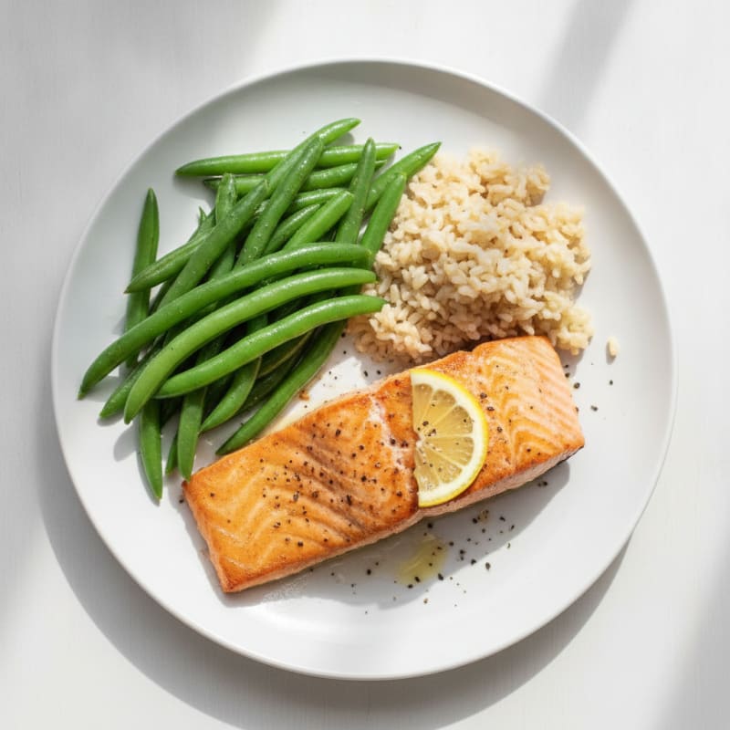 Seared Salmon Fillet with Steamed Green Beans and Brown Rice