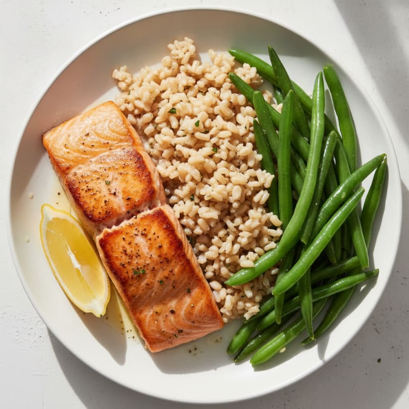 Seared Salmon Fillet with Steamed Green Beans and Brown Rice
