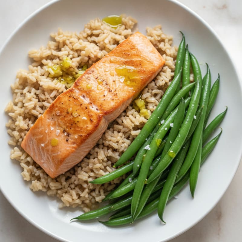 Seared Salmon with Steamed Green Beans and Brown Rice
