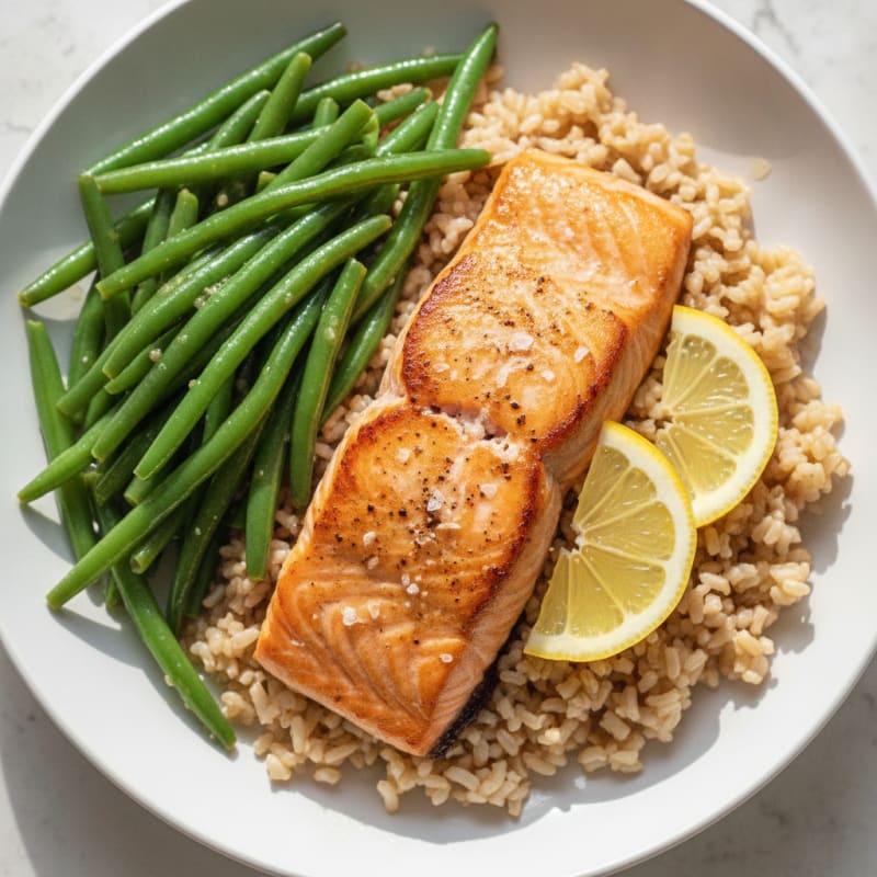 Seared Salmon with Steamed Green Beans and Brown Rice