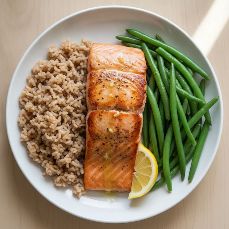 Seared Salmon with Steamed Green Beans and Brown Rice
