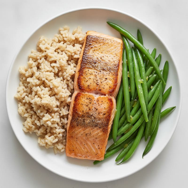 Seared Salmon Fillet with Steamed Green Beans and Brown Rice