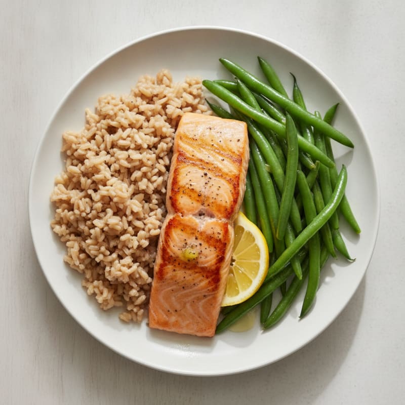 Seared Salmon with Steamed Green Beans and Brown Rice