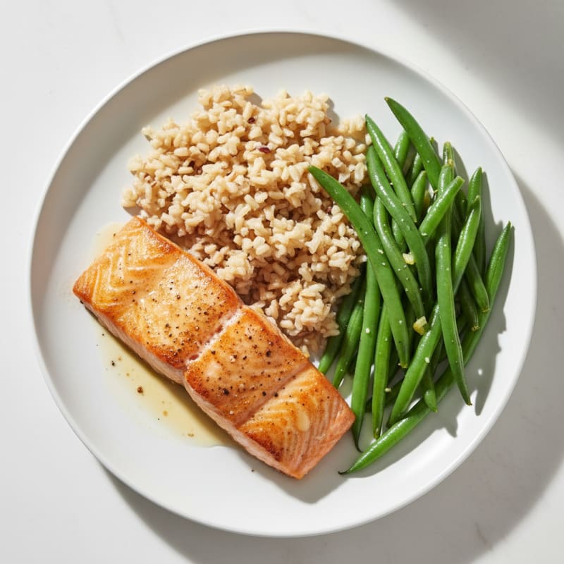 Seared Salmon with Steamed Green Beans and Brown Rice