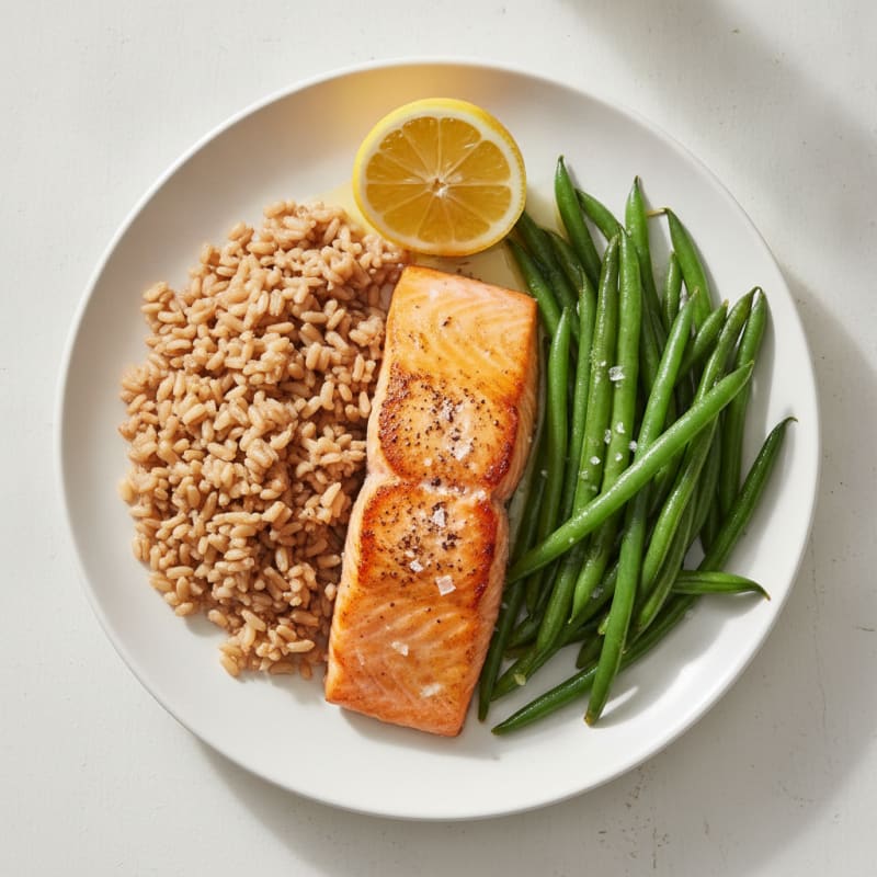 Seared Salmon with Steamed Green Beans and Brown Rice