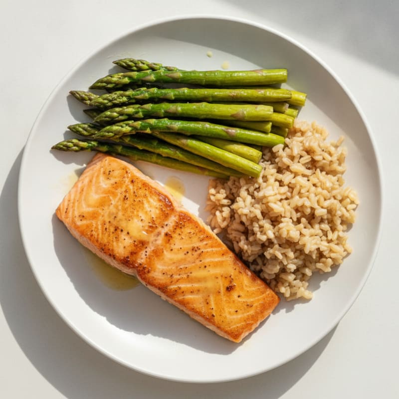 Seared Salmon Filet with Steamed Asparagus and Brown Rice