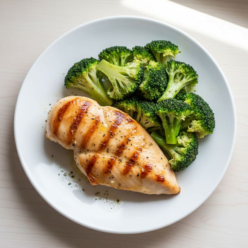 Grilled Chicken Breast with Steamed Broccoli