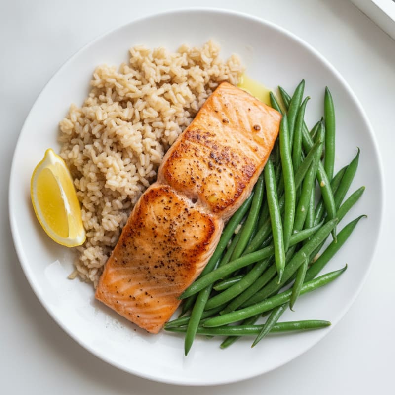Seared Salmon with Steamed Green Beans and Brown Rice