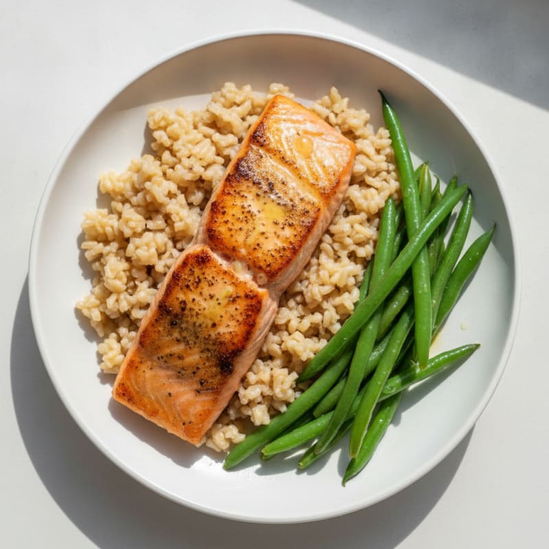 Seared Salmon Fillet with Steamed Green Beans and Brown Rice