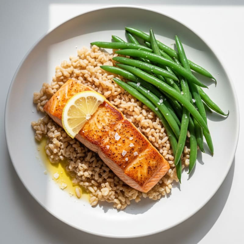Seared Salmon Fillet with Steamed Green Beans and Brown Rice