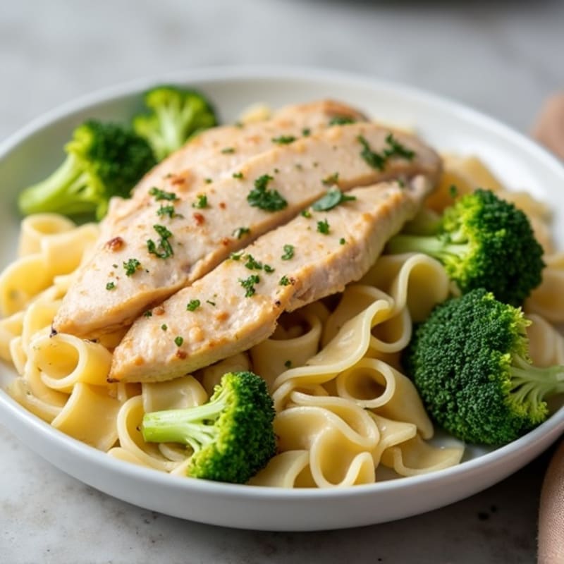 Creamy Chicken and Broccoli Pasta