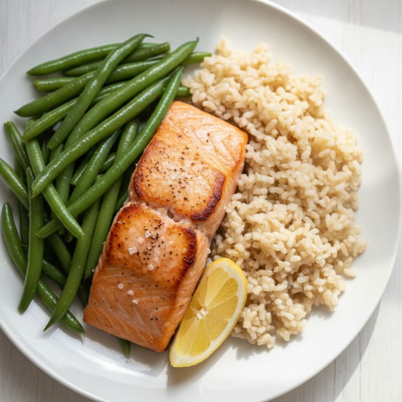 Seared Salmon Fillet with Steamed Green Beans and Brown Rice