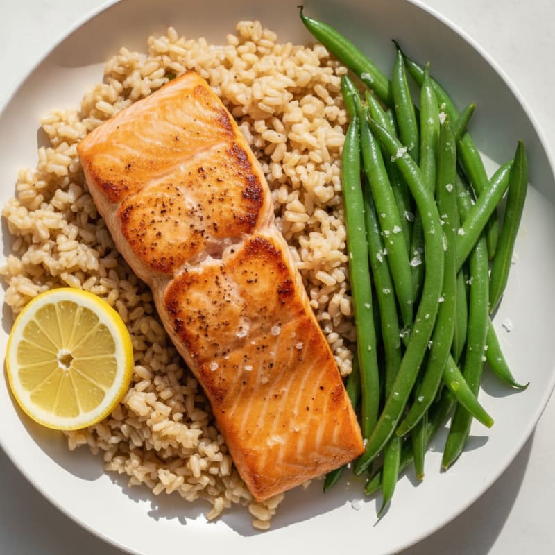 Seared Salmon Fillet with Steamed Green Beans and Brown Rice