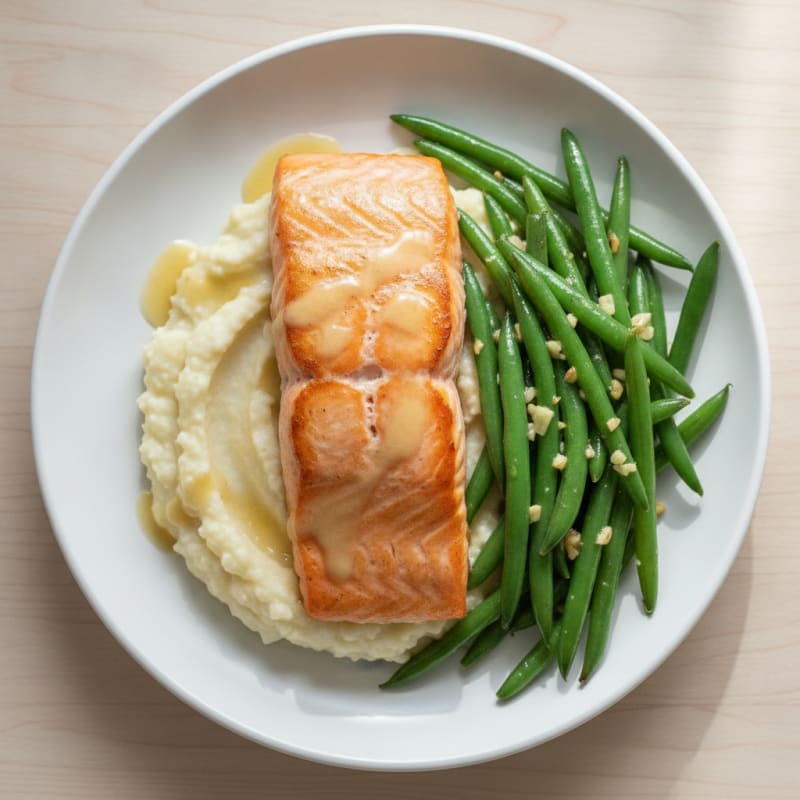 Seared Salmon Fillet with Garlic Green Beans and Cauliflower Mash