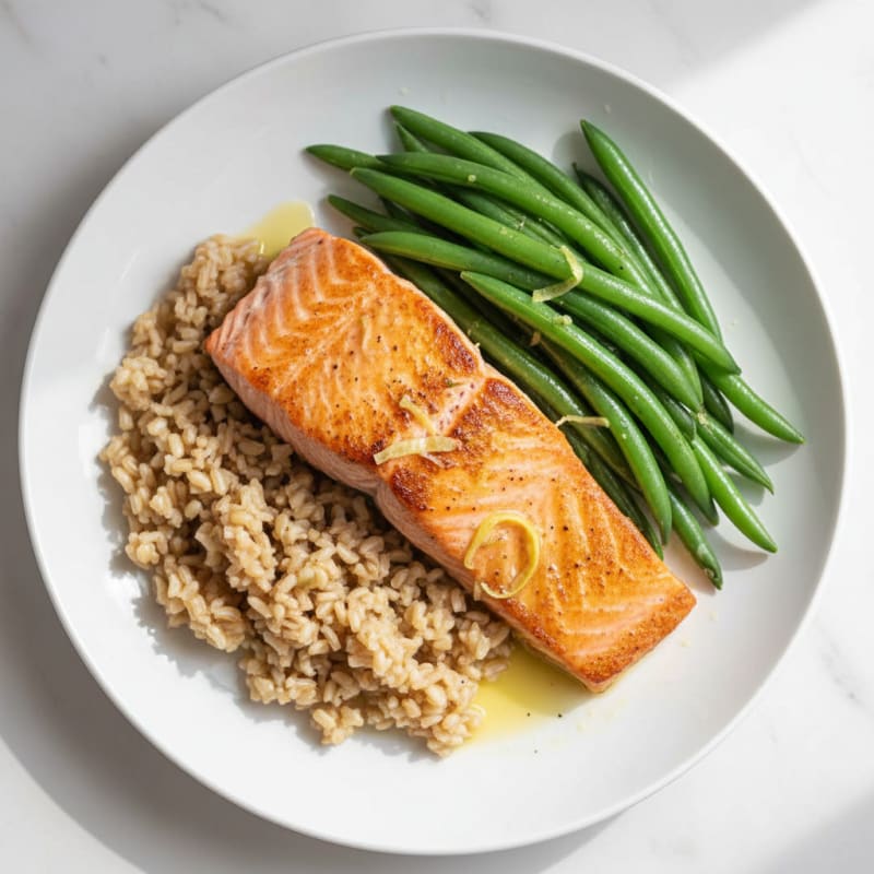 Seared Salmon with Steamed Green Beans and Brown Rice