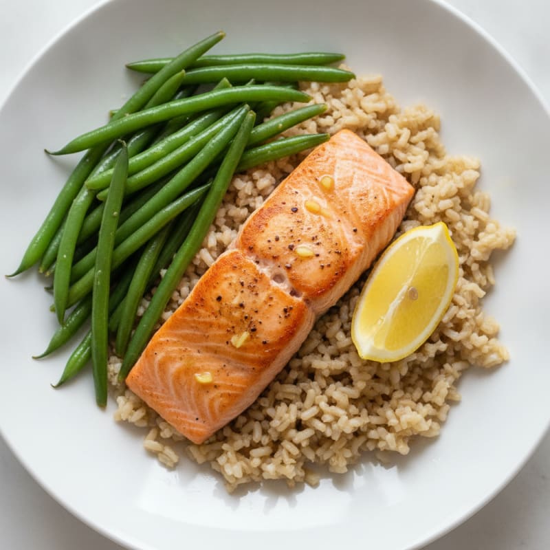 Seared Salmon Fillet with Steamed Green Beans and Brown Rice