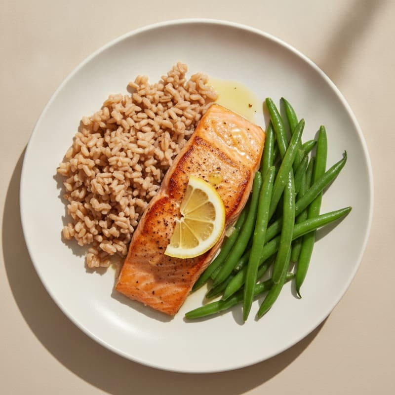 Pan-Seared Salmon with Steamed Green Beans and Brown Rice