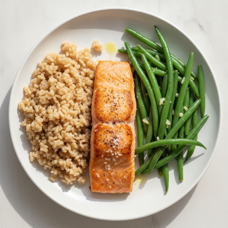 Seared Salmon Fillet with Steamed Green Beans and Brown Rice