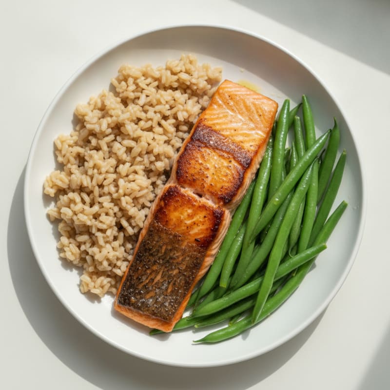 Seared Salmon with Steamed Green Beans and Brown Rice