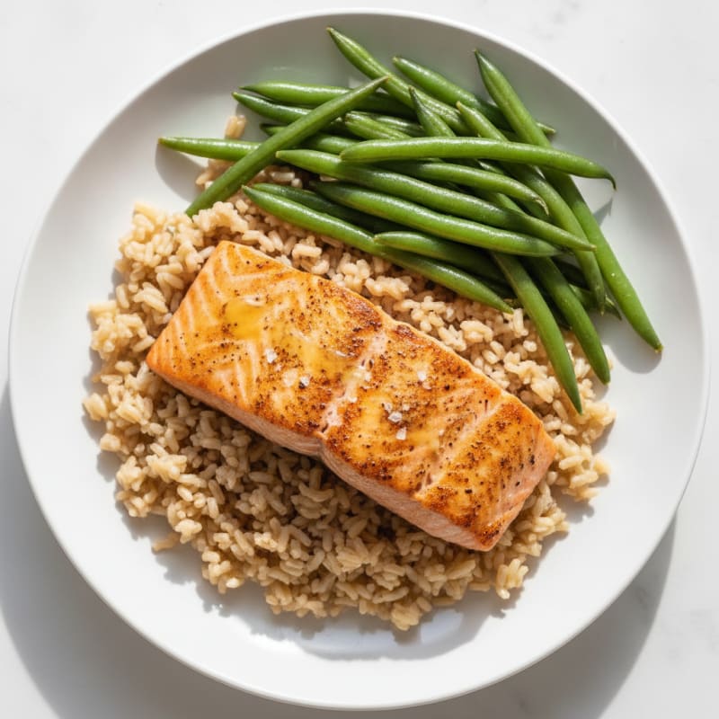 Seared Salmon Fillet with Steamed Green Beans and Brown Rice